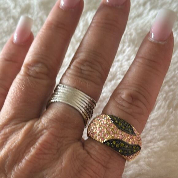 Vintage Crystal Cocktail Ring! - Picture 2 of 8